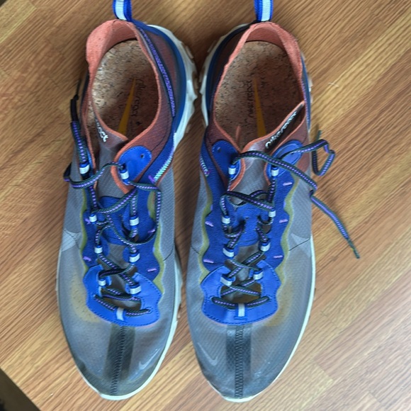 Nike React 87 

Dusty Peach colorway

Used, worn 8 times

No box - Picture 3 of 4